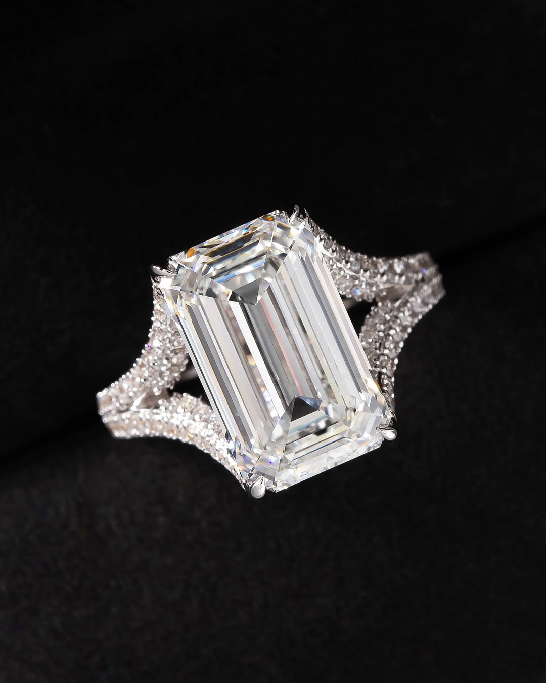 Split Shank Toroni Ring