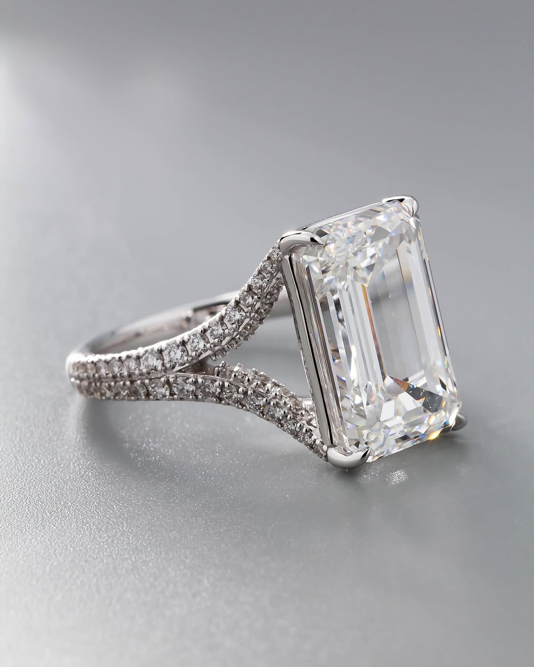 Split Shank Toroni Ring