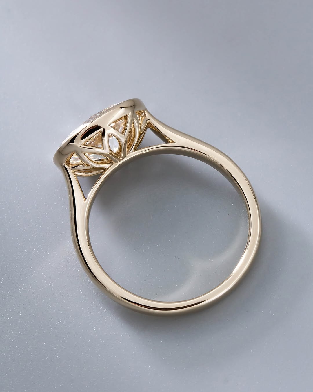 The Serene Oval Collection